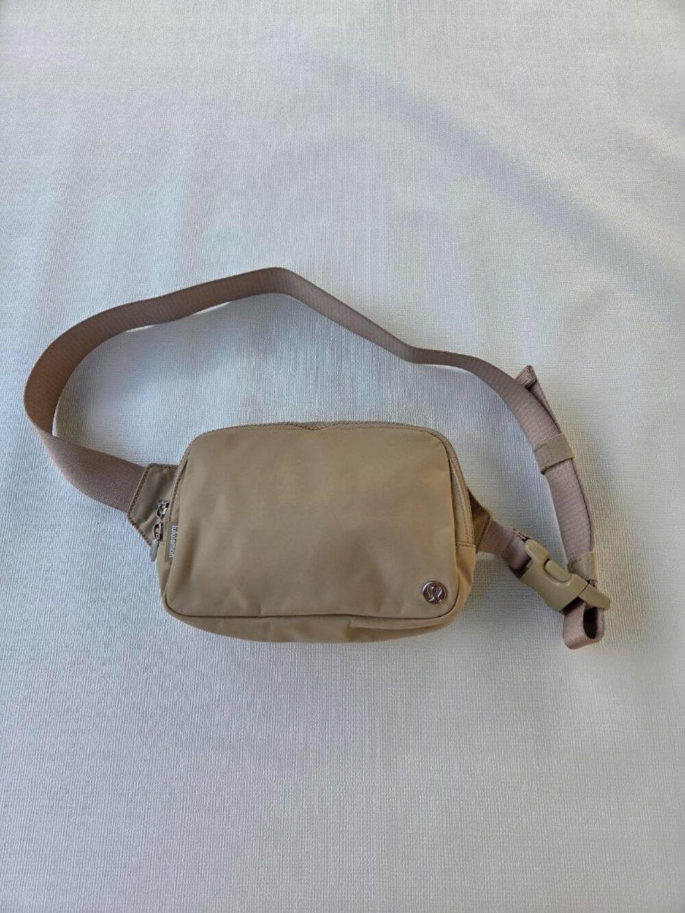 Lululemon Everywhere Belt Bag in Downtown Tan/Silver  Great Gently Used Cond